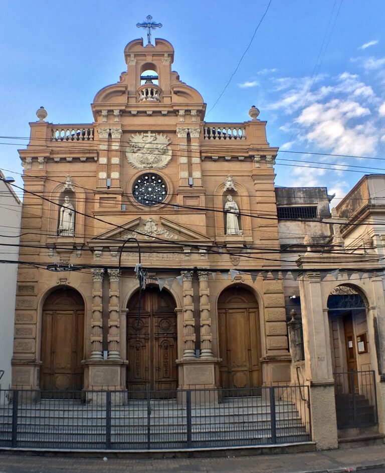 Parroquia San Francisco en Asunción