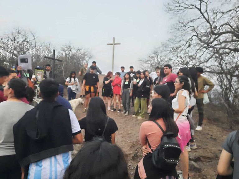 Villa la Punta. Cerca de 80 jóvenes comprometidos con Seguir a Jesús