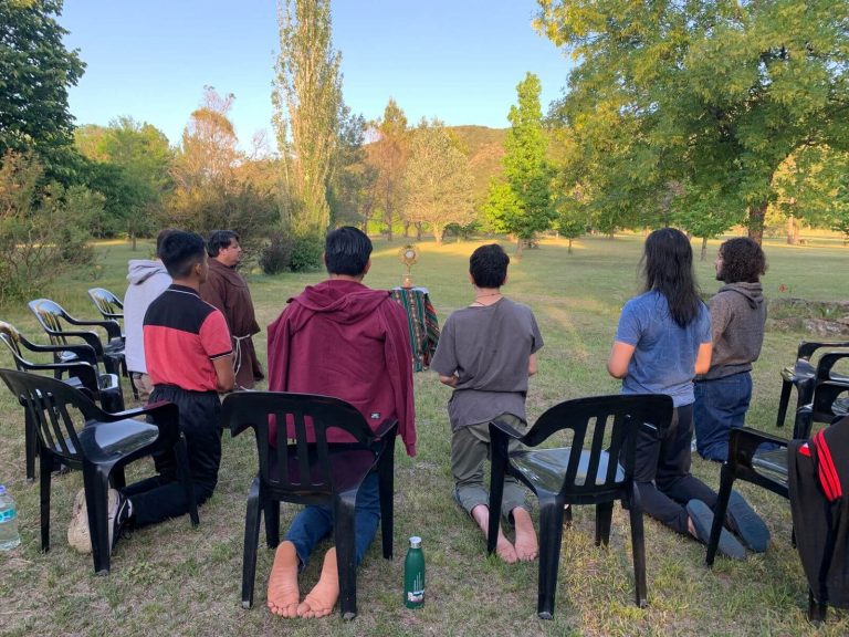 Dios sigue tocando el corazón de los jóvenes