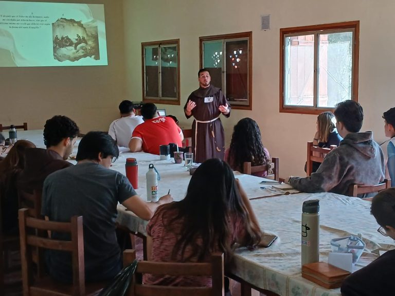 Abrazar la Vida para anunciar la Esperanza